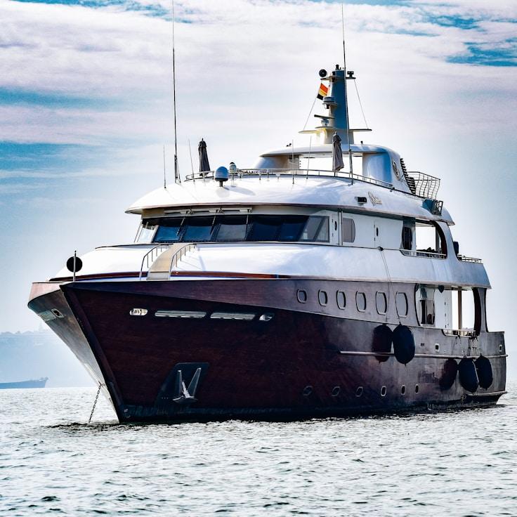Elegant dining on board